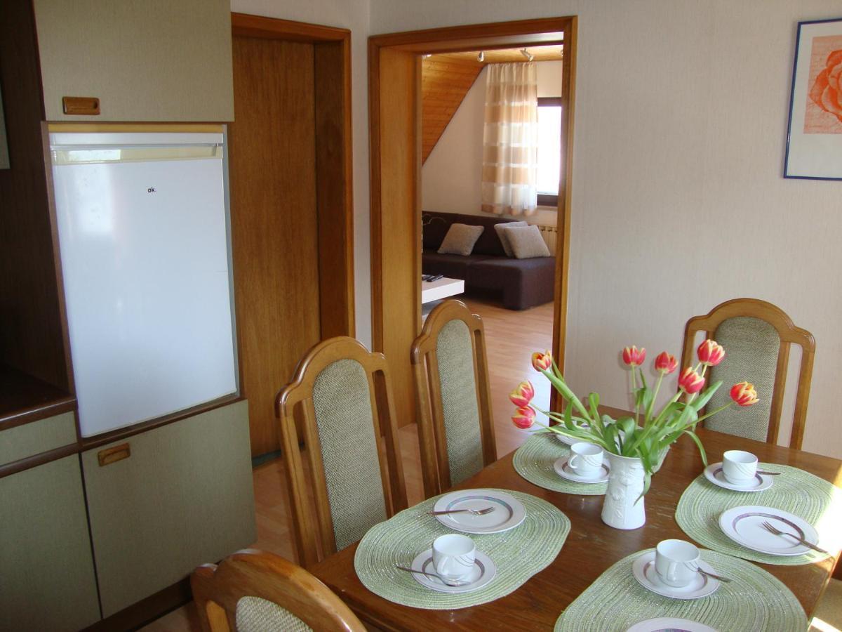 Haus Reif Apartment Dombuhl Екстериор снимка